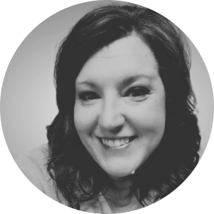 a man wearing a hat and glasses